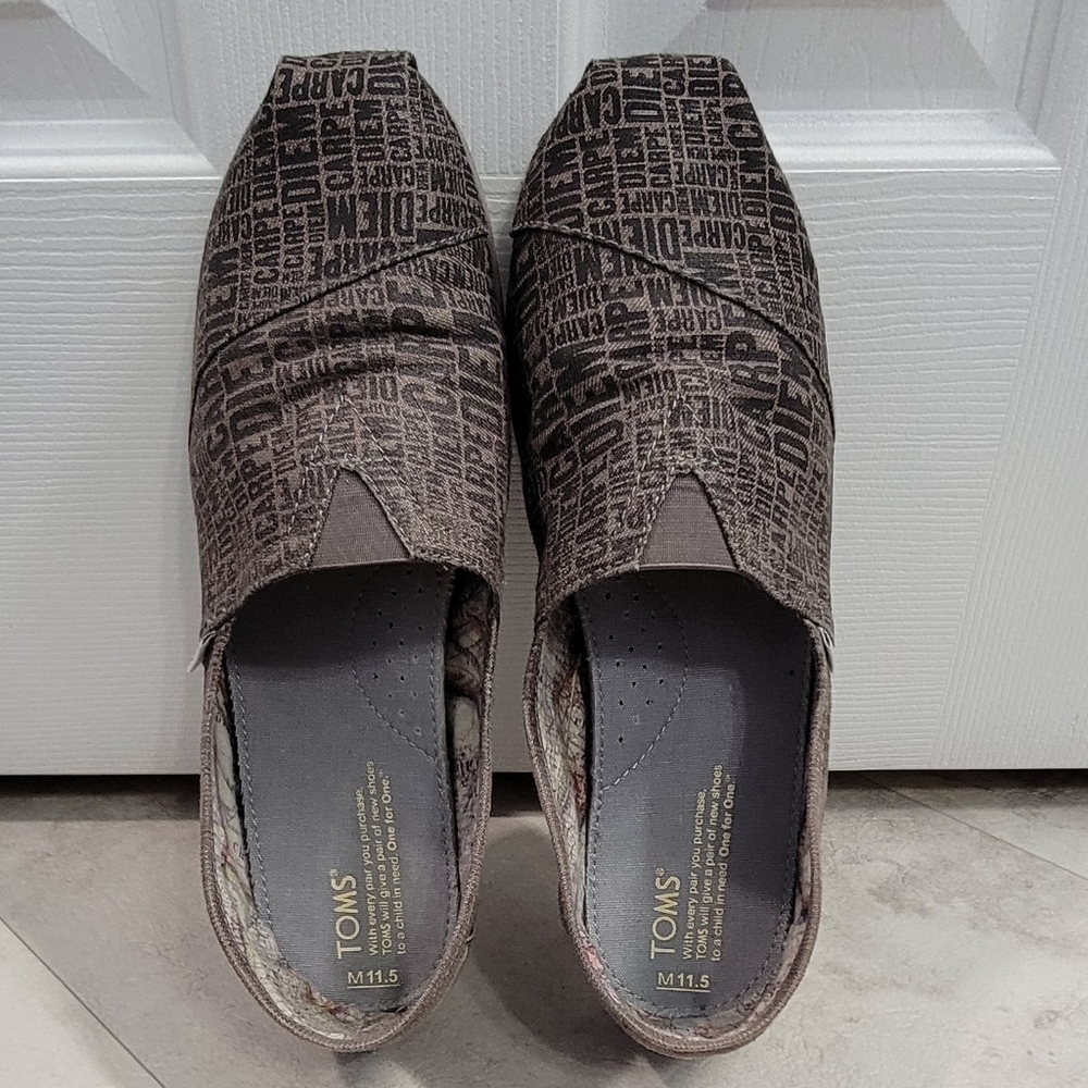 Men's TOMS Carpe Diem size 11.5